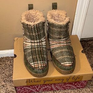 Muk Luks Green Plaid Ankle Boots with Faux Fur